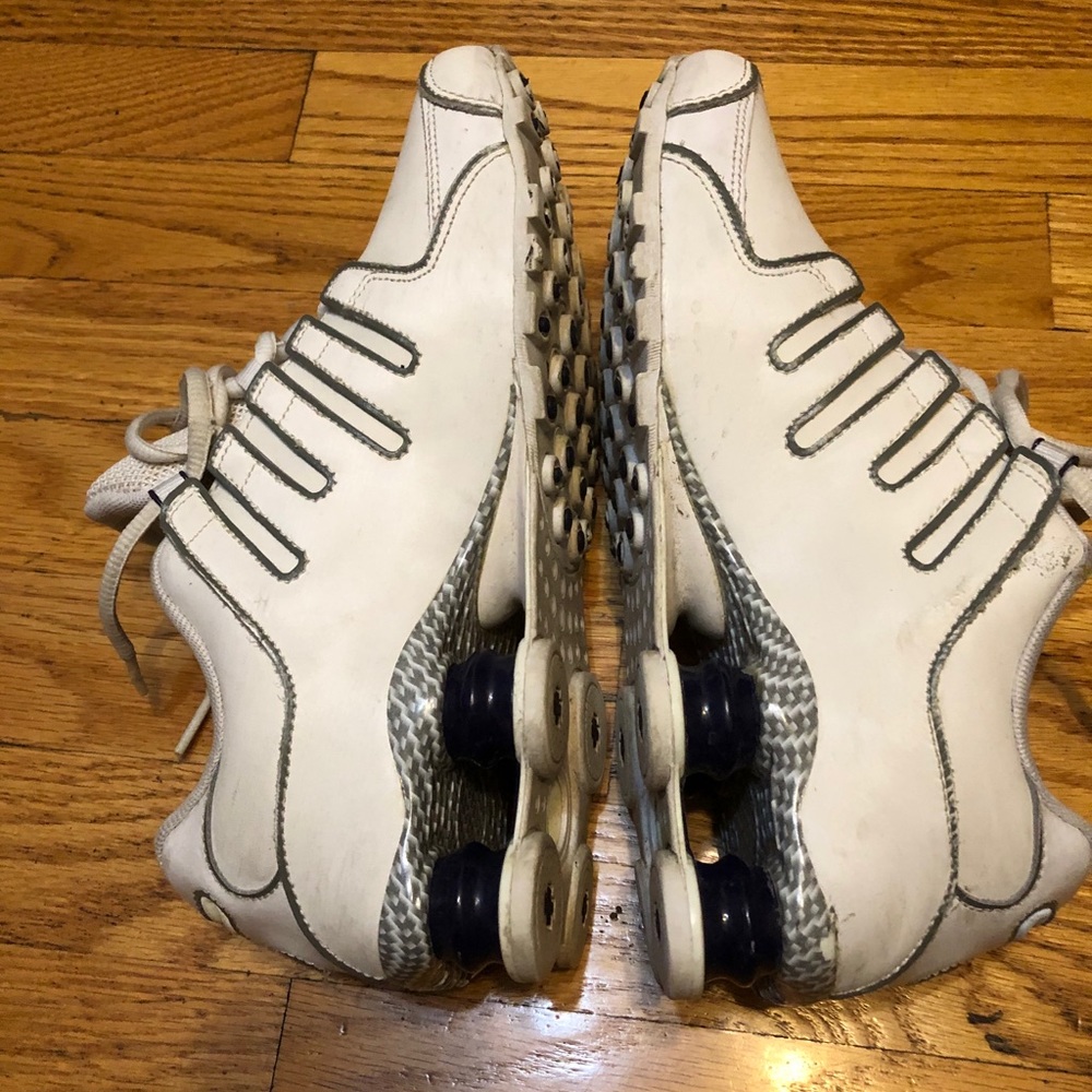 Ladies sneakers